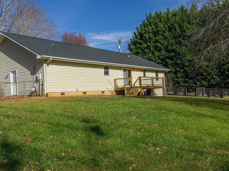819 Monte Vista Rd — Photo 3