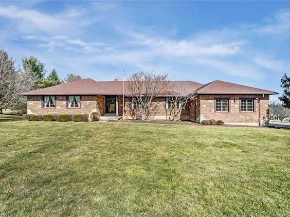 2734 Pheasant Run Ln, Dayton, OH 45434