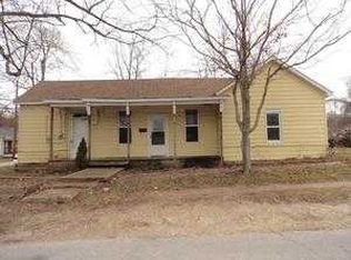 920 Plum St, De Soto, MO 63020