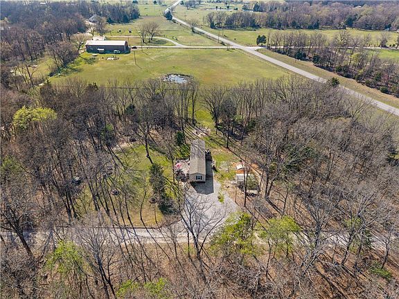 3rd image of 21500 State Line Rd