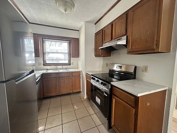 2nd image of 601 Timberline Dr