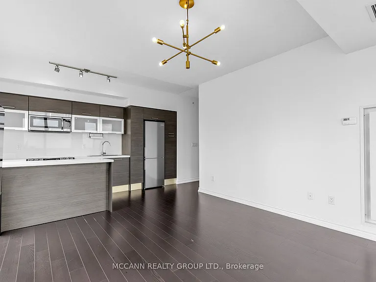 386 Yonge St #3015 — Photo 6