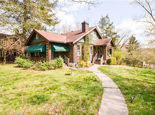 128 Elmore Rd, Pittsburgh, PA 15221