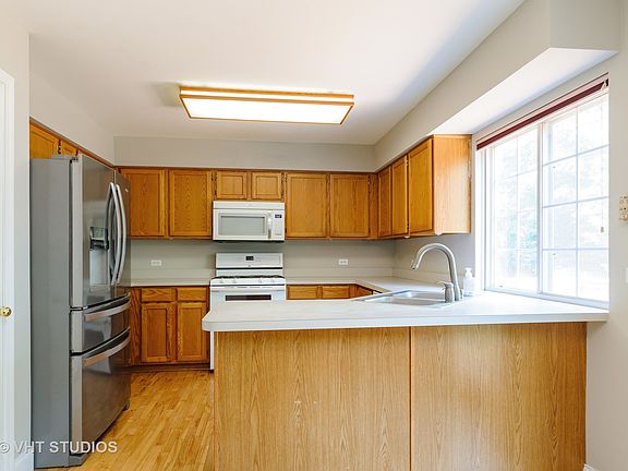 5th image of 1043 Chesapeake Blvd