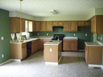 3rd image of 2111 Fenway Pl