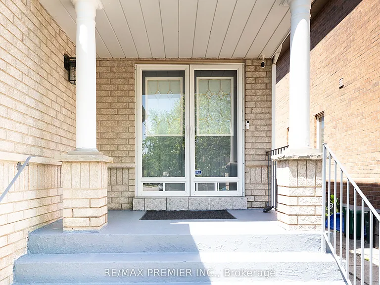 22 Laura Sabrina Dr — Photo 2