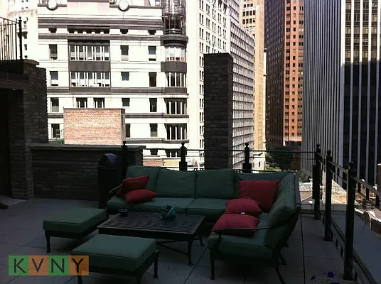 Rented by KVNY Soho | media 26