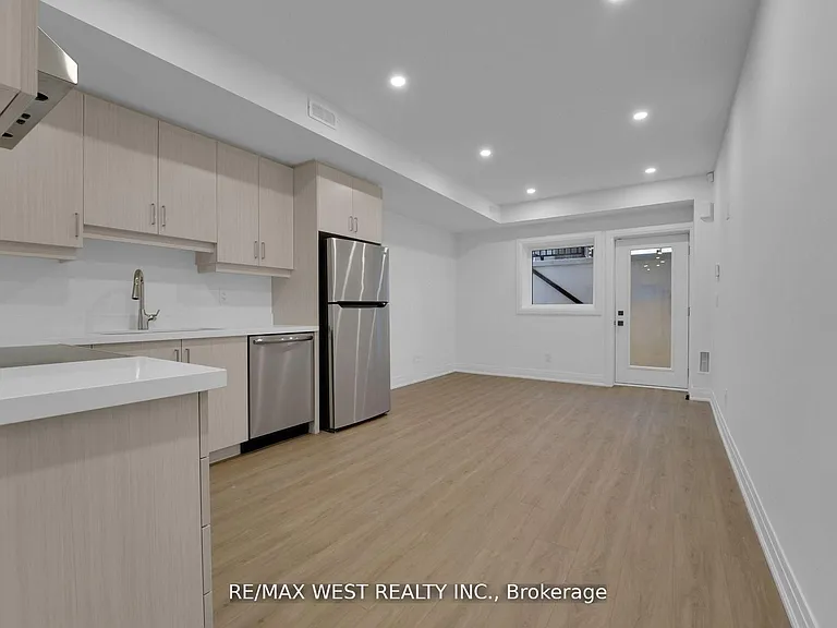 521 Saint Johns Rd #LOWER — Photo 7
