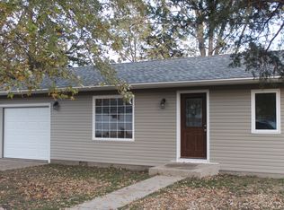 120 S Noah St, Lovington, IL 61937