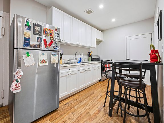 5th image of 296 Hewes St #A