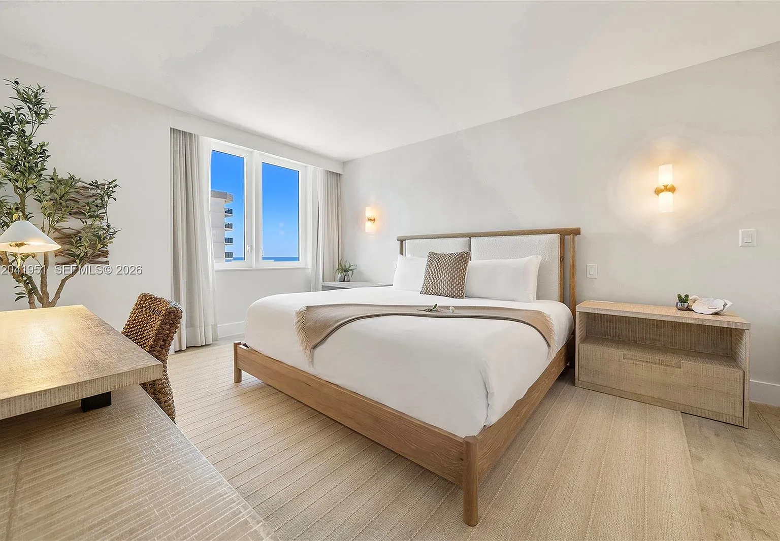 2399 Collins Avenue — Photo 4