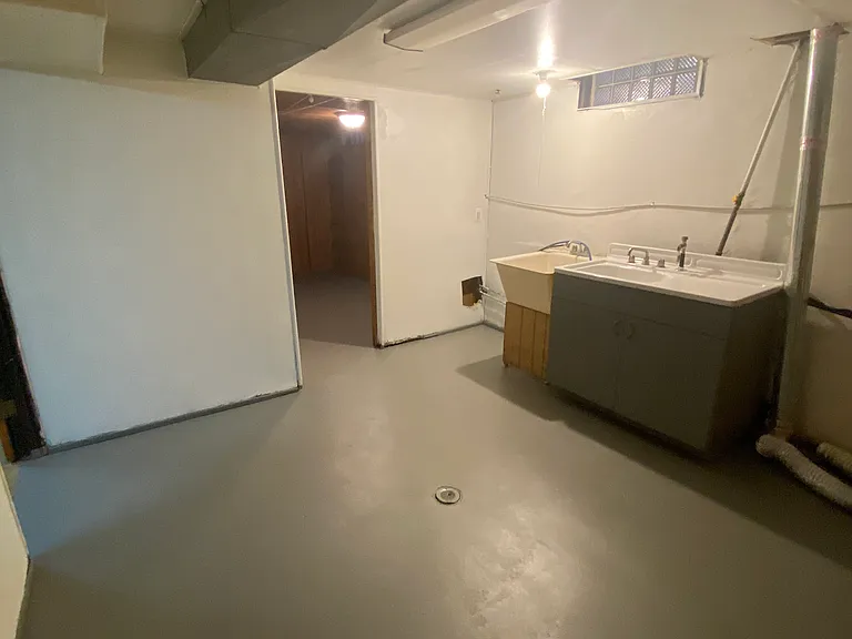22440 Rein Ave — Photo 11