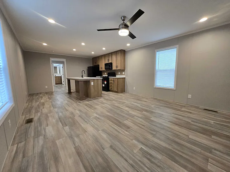 29800 Guilford Cir #460 — Photo 2