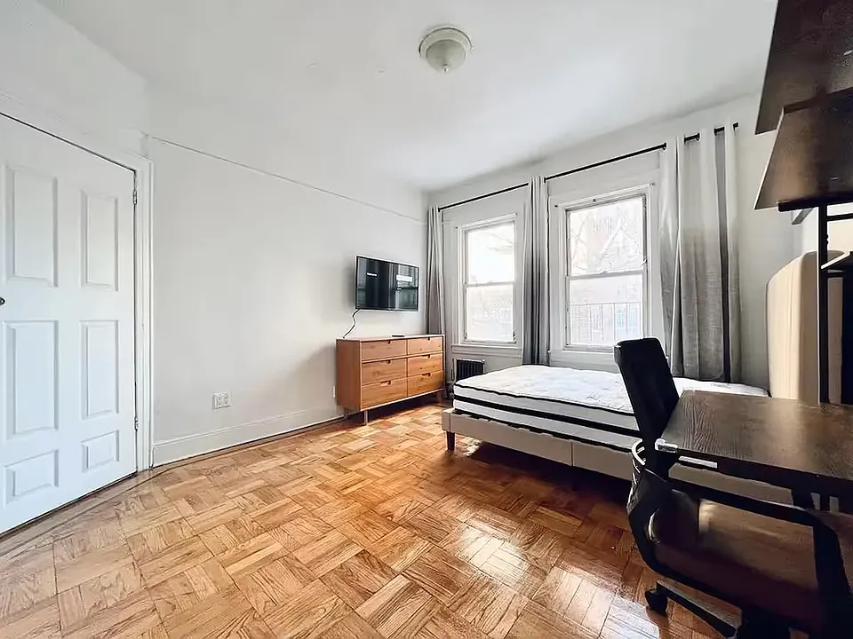25-15 35th Ave #1-185