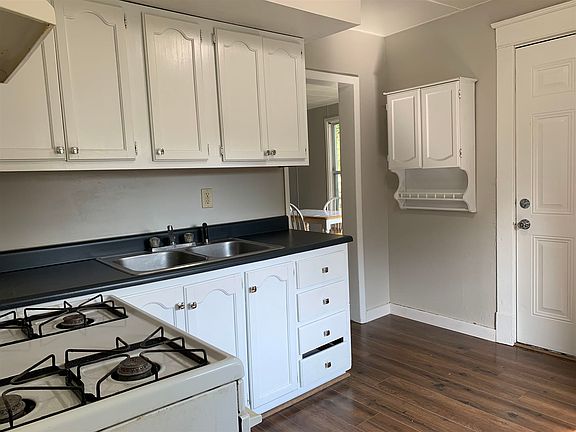 3rd image of 317 W Washington St