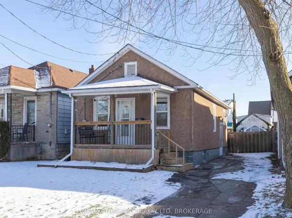 110 McAlpine Ave S, Welland, ON L3B 1T6