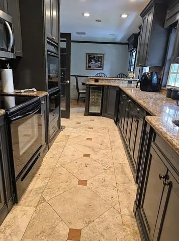 11081 SW 30th Ct — Photo 9