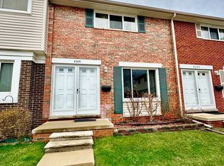 8309 Busko Cir, Warren, MI 48093