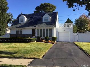 1500 Adele Ct, Elmont, NY 11003