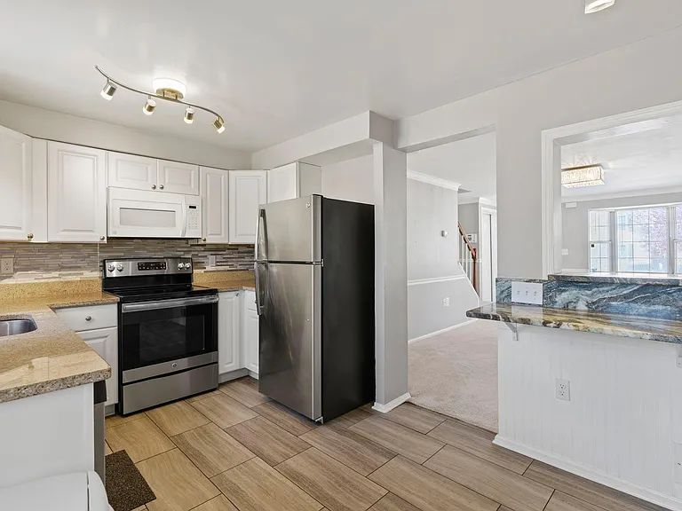 8629 Braxted Ln — Photo 5