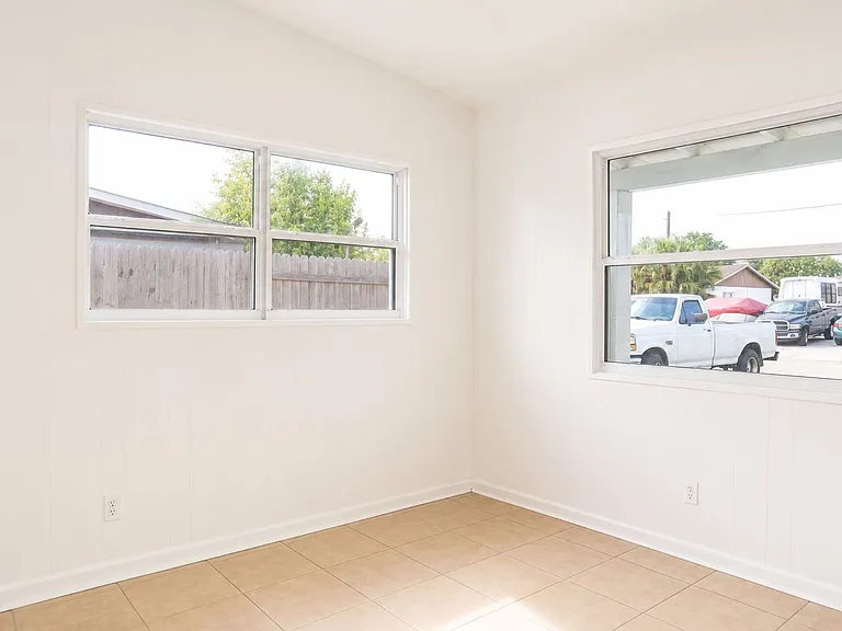 6013 Francis Dr — Photo 6