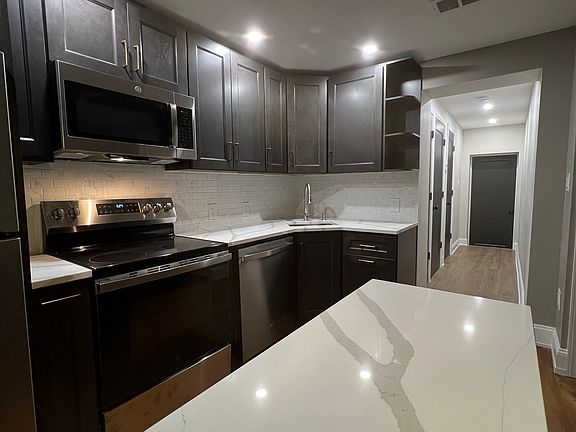 3rd image of 814 South St #C
