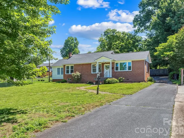 101 Falls St, Morganton, NC 28655