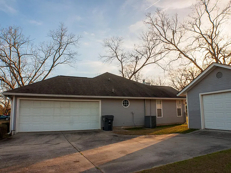 4424 Mayfield Ln — Photo 5