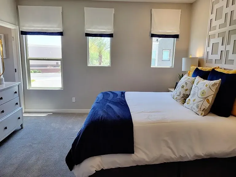 2244 W Harmont Dr — Photo 10
