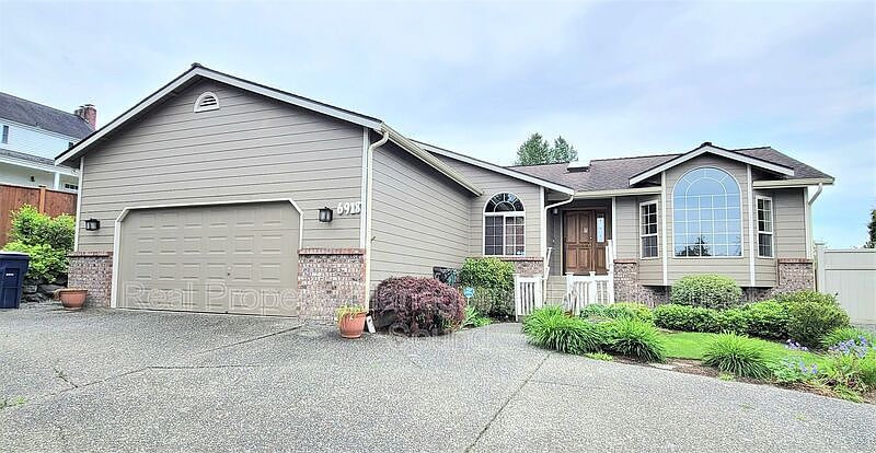 1st image of 6918 57th St NE