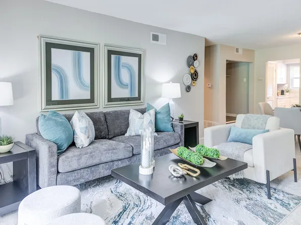 Thirty-One 32 Cypress