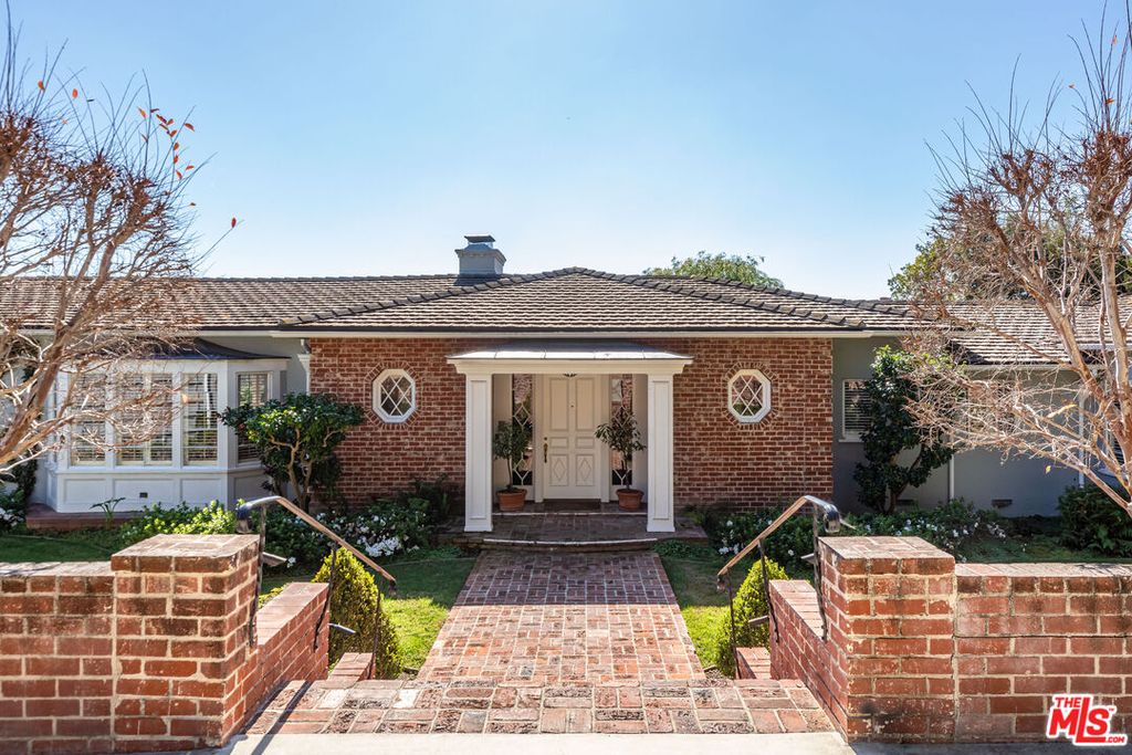 551 Perugia Way 5
