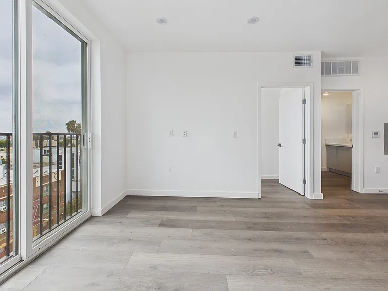 Diamante Apartment Homes — Photo 7