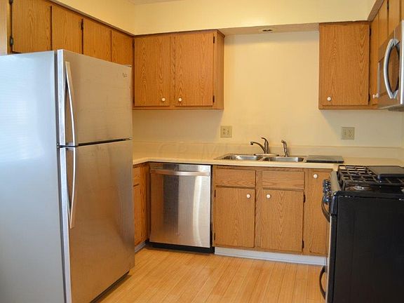 3rd image of 2423 Carolina Ave