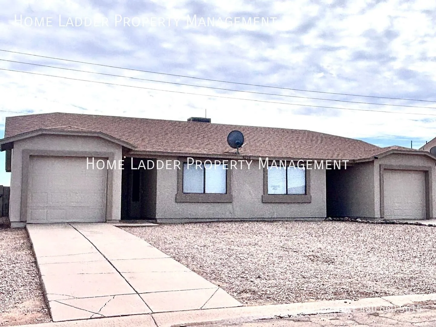 250 off of move in expenses** Great 3 Bedroom 2 Bath with a Garage in Arizona City! — Photo 1