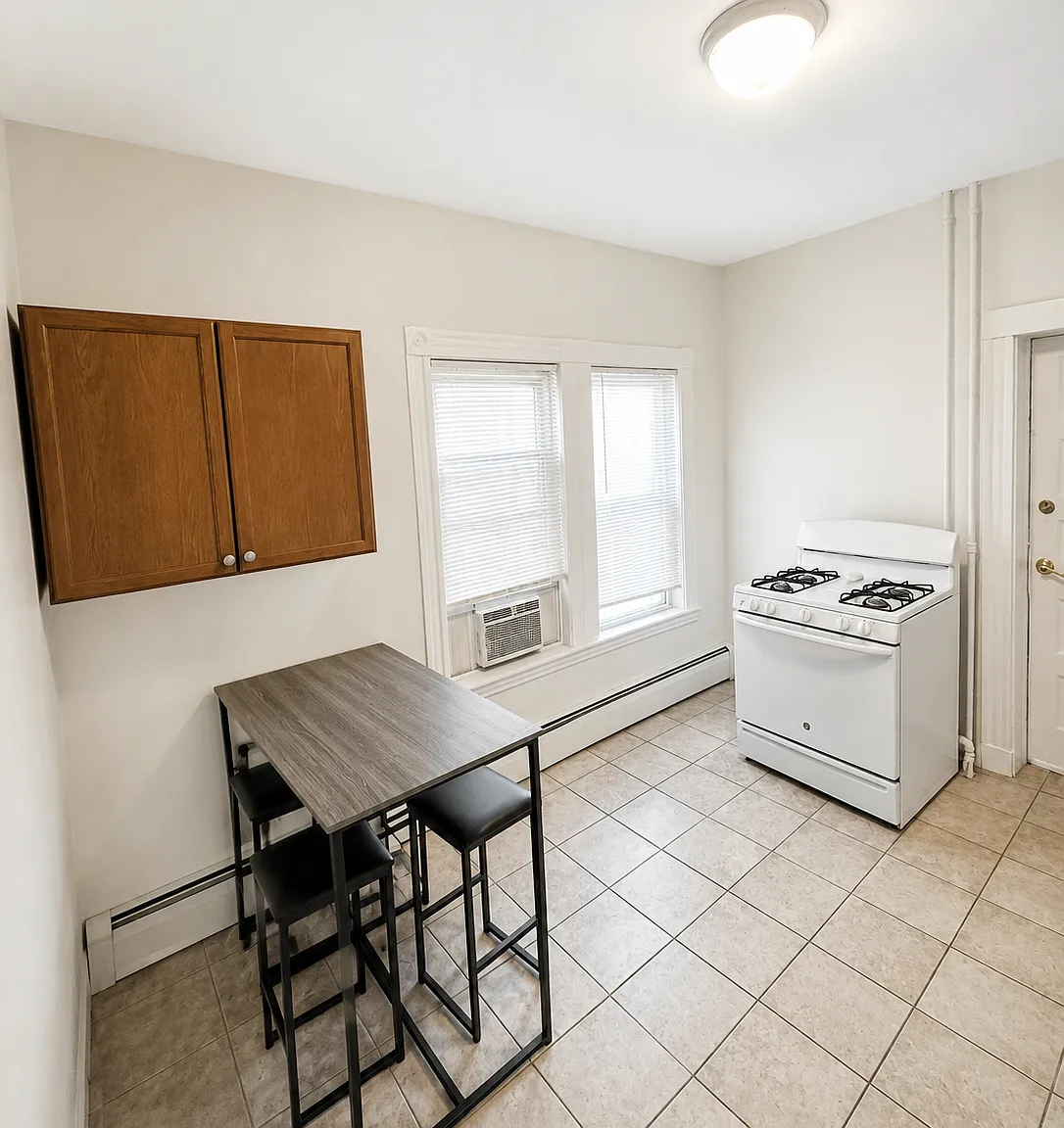 2 bed, 619 sqft, $2,200 — Photo 3