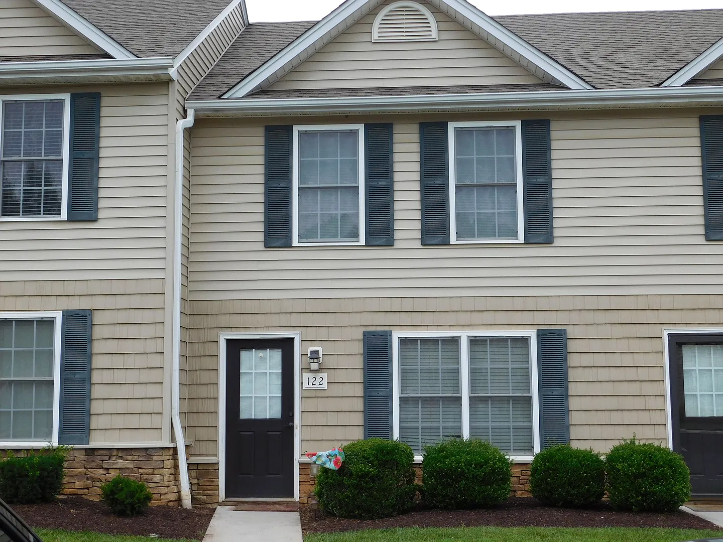 Tavern Grove Townhome — Photo 1