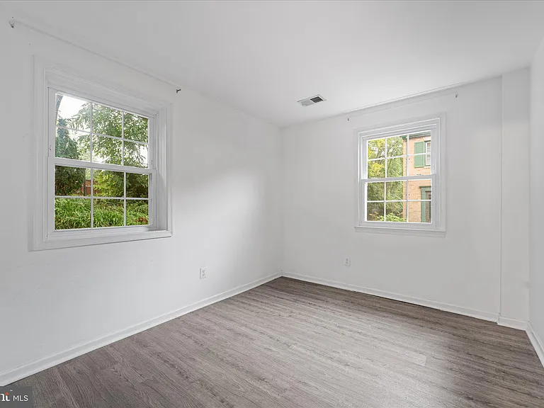 3885 Chain Bridge Rd — Photo 36