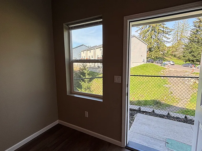 636 Hansen St SE #B — Photo 28