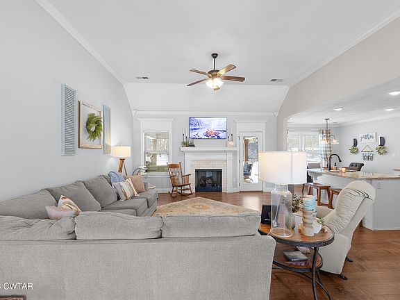 2nd image of 15 Winding Wood Dr