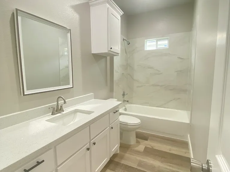 2211 Wellington St — Photo 9