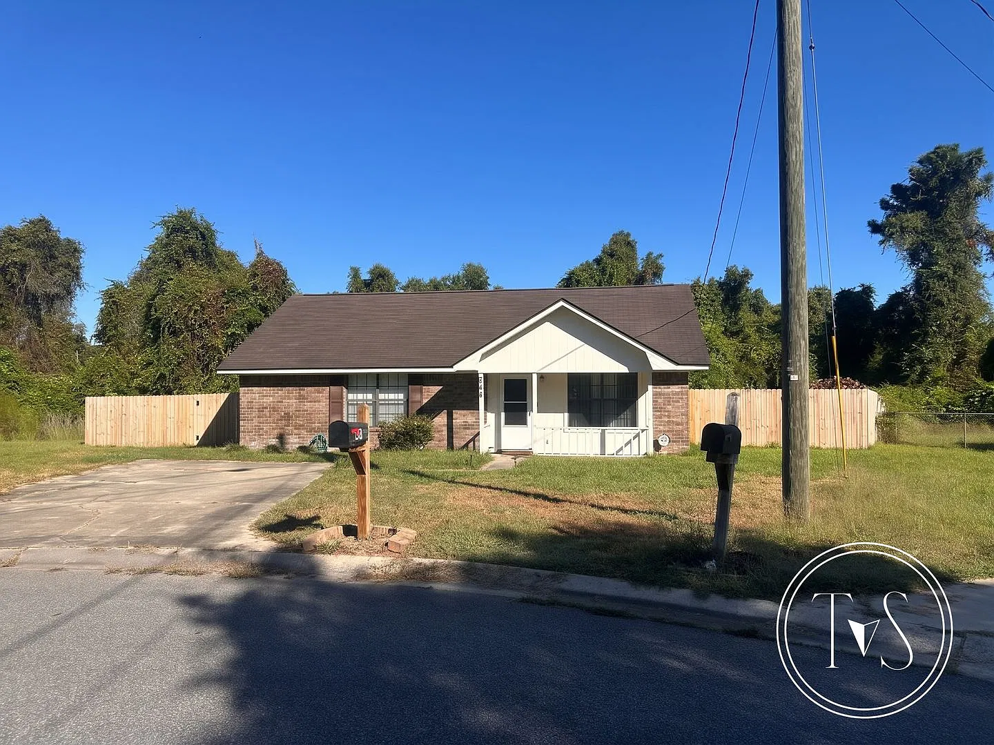 Charming 3-bedroom, 2-bathroom, Brick Home in the Northwest Woods neighborhood of Hinesville! — Photo 2