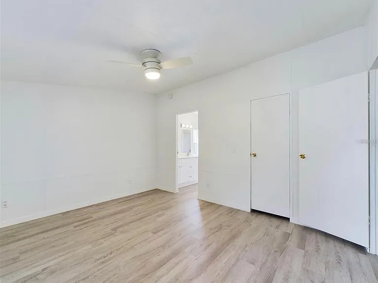 12250 NW 7th Pl — Photo 5