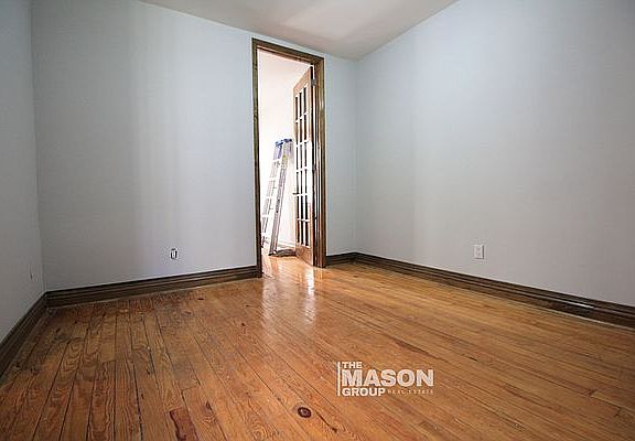 2nd image of 70 W 109th St #36
