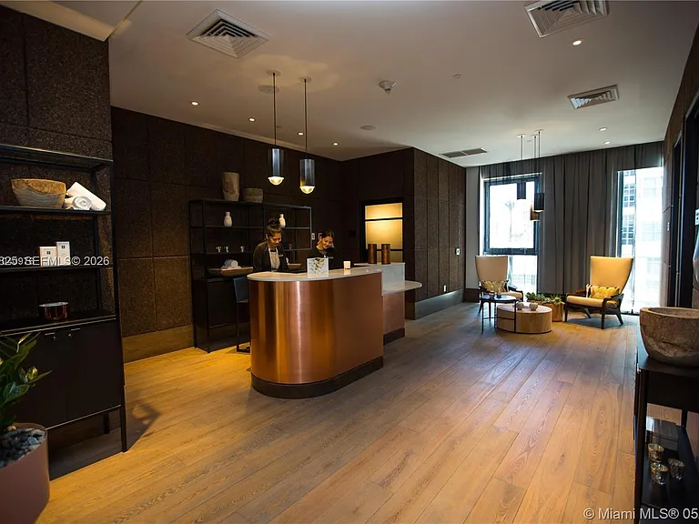 121 NE 34th St #1111 — Photo 24