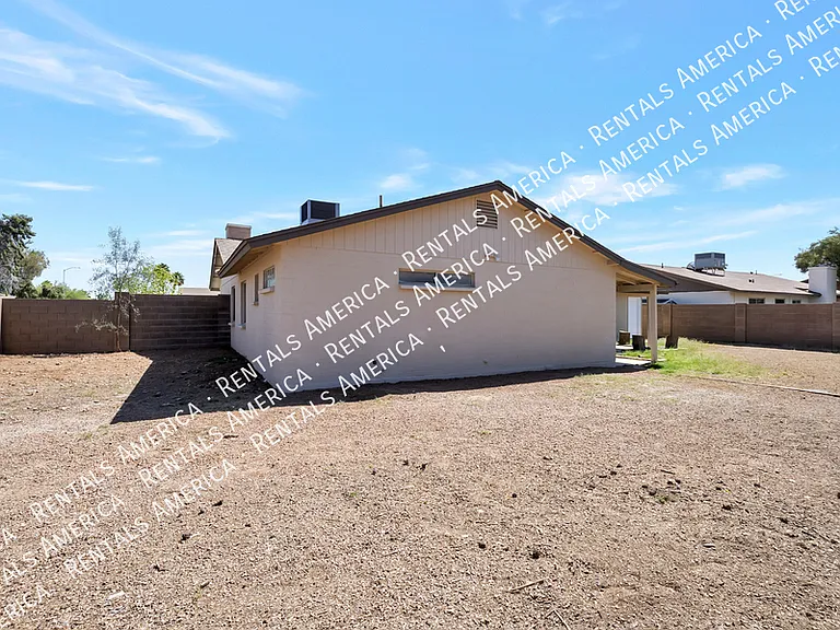 552 W Kilarea Ave — Photo 15