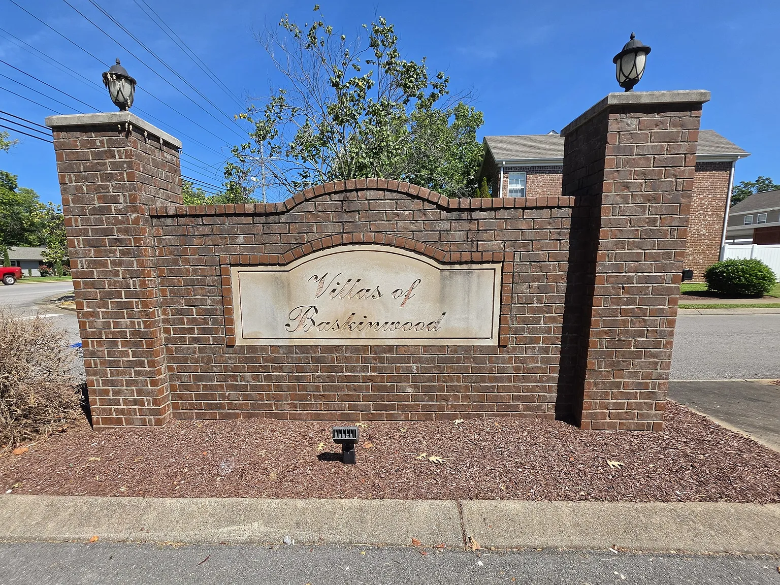 2 bed, 2.5 bath, 1676 sqft, $1,850 — Photo 2