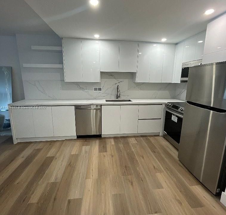 1st image of 2301 Collins Ave APT 722
