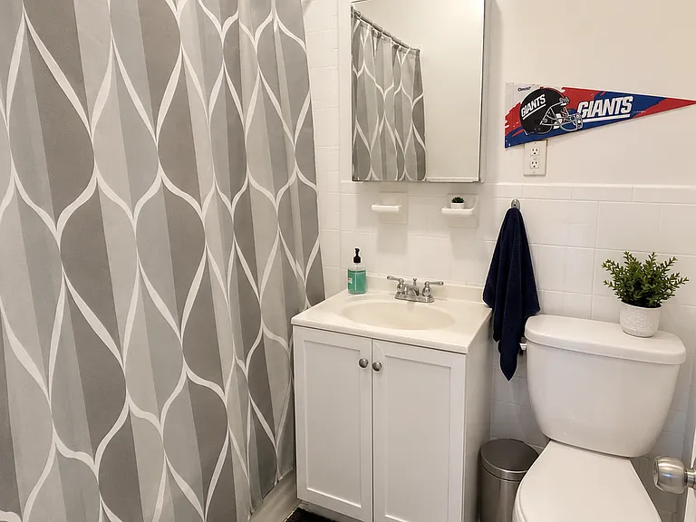 157 E 33rd St #2A — Photo 9