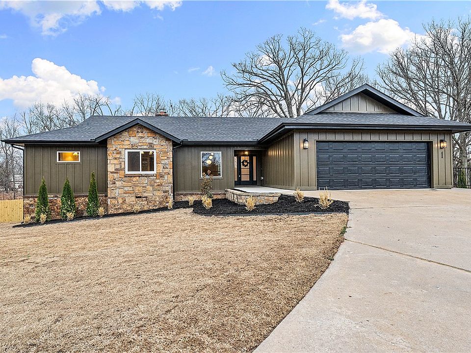 1st image of 1 Bankfoot Dr